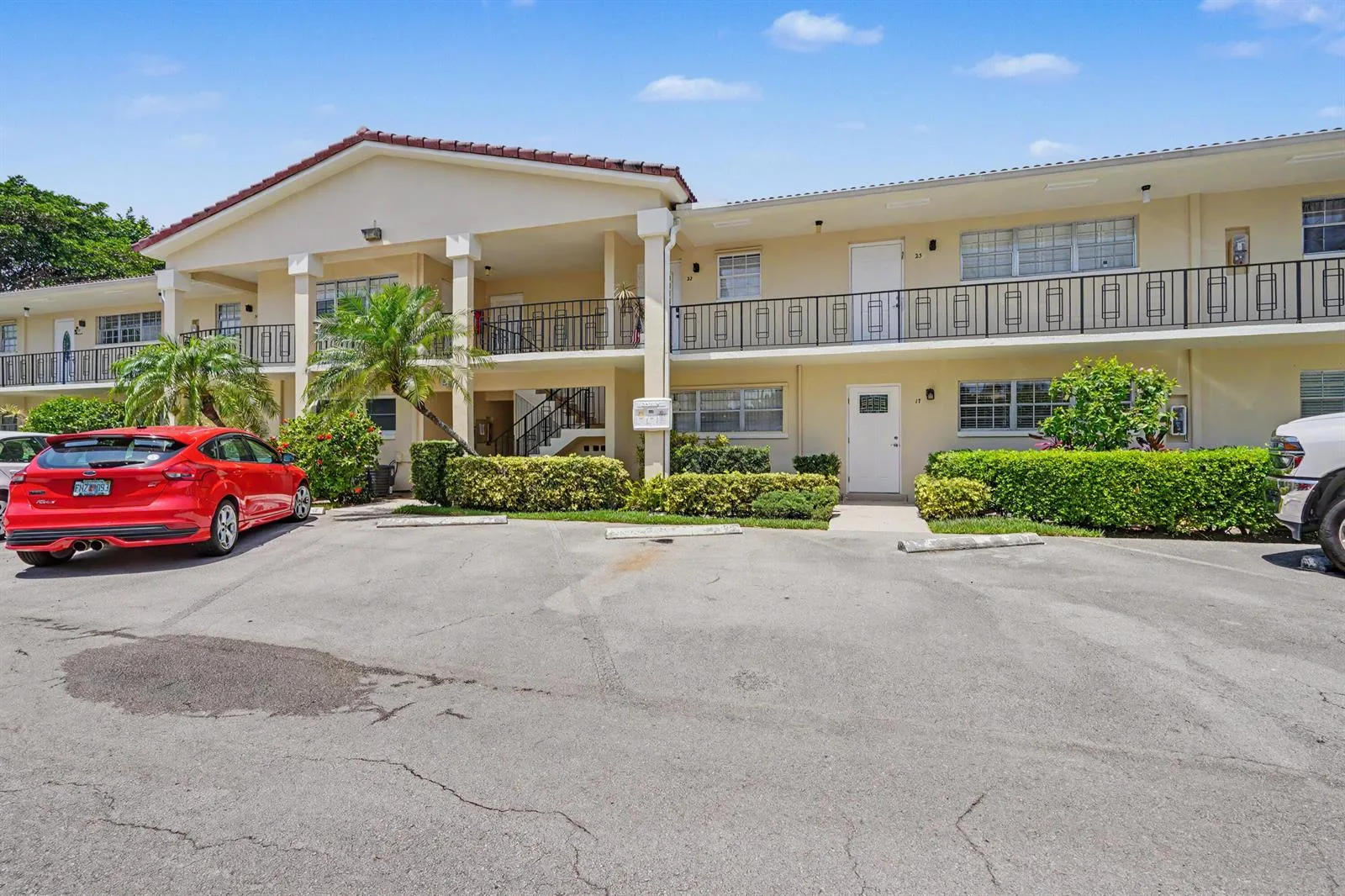 2202 NE 36th Street # 17, Lighthouse Point, FL 33064