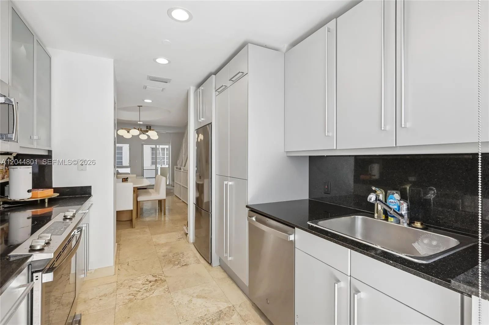 204 Washington Ave # 13, Miami Beach, FL 33139 photo 12