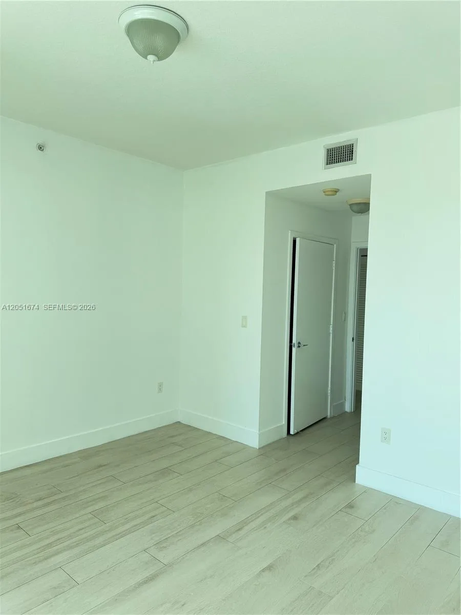 79 SW 12th St # 1702-S, Miami, FL 33130 photo 10