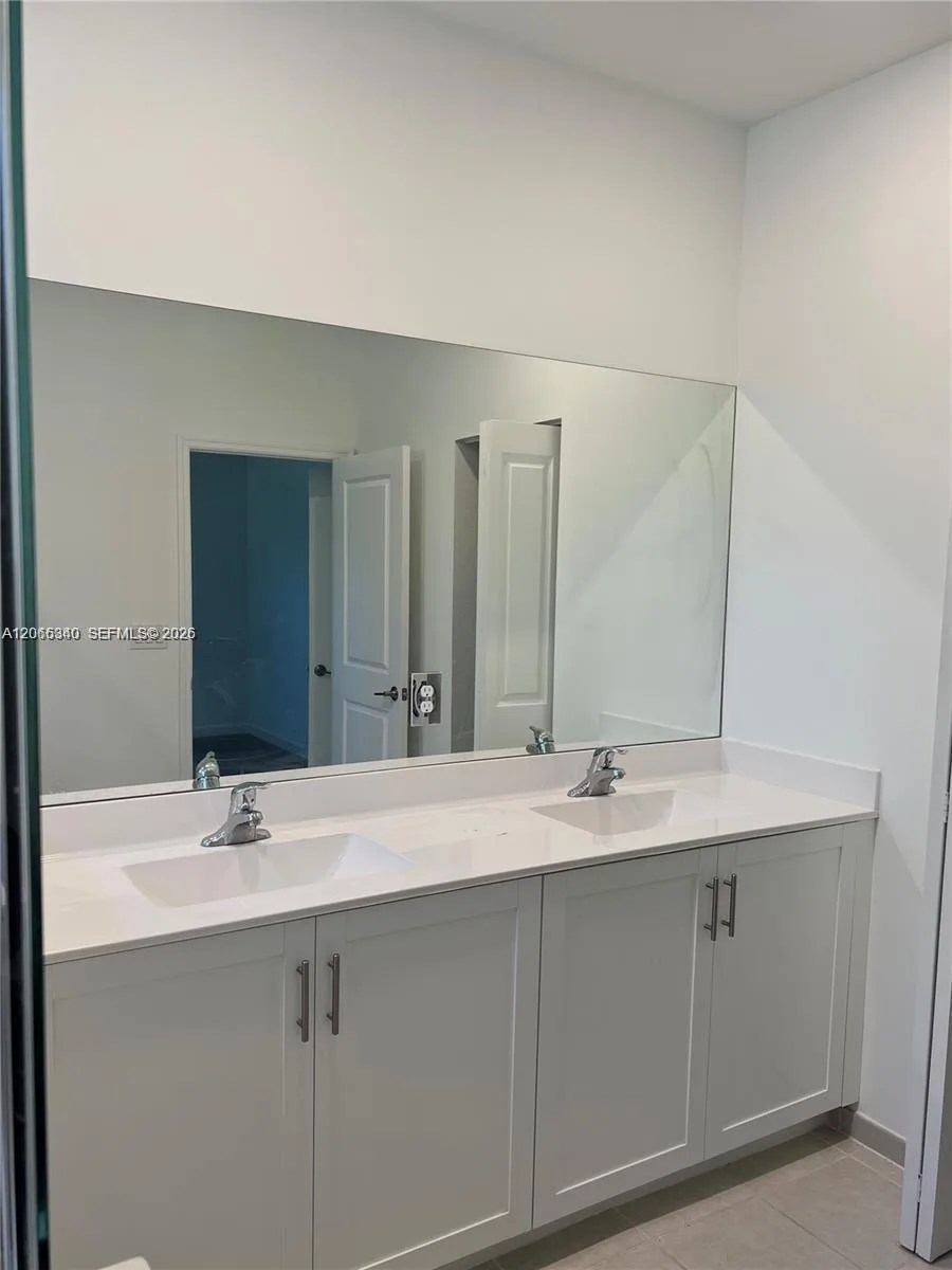 1211 SE 27th Ter, Homestead, FL 33035 photo 8
