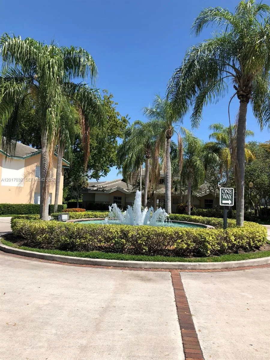 9855 Westview Dr # 723, Coral Springs, FL 33076 photo 2