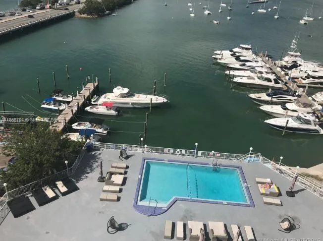 7904 West Dr # 215, North Bay Village, FL 33141