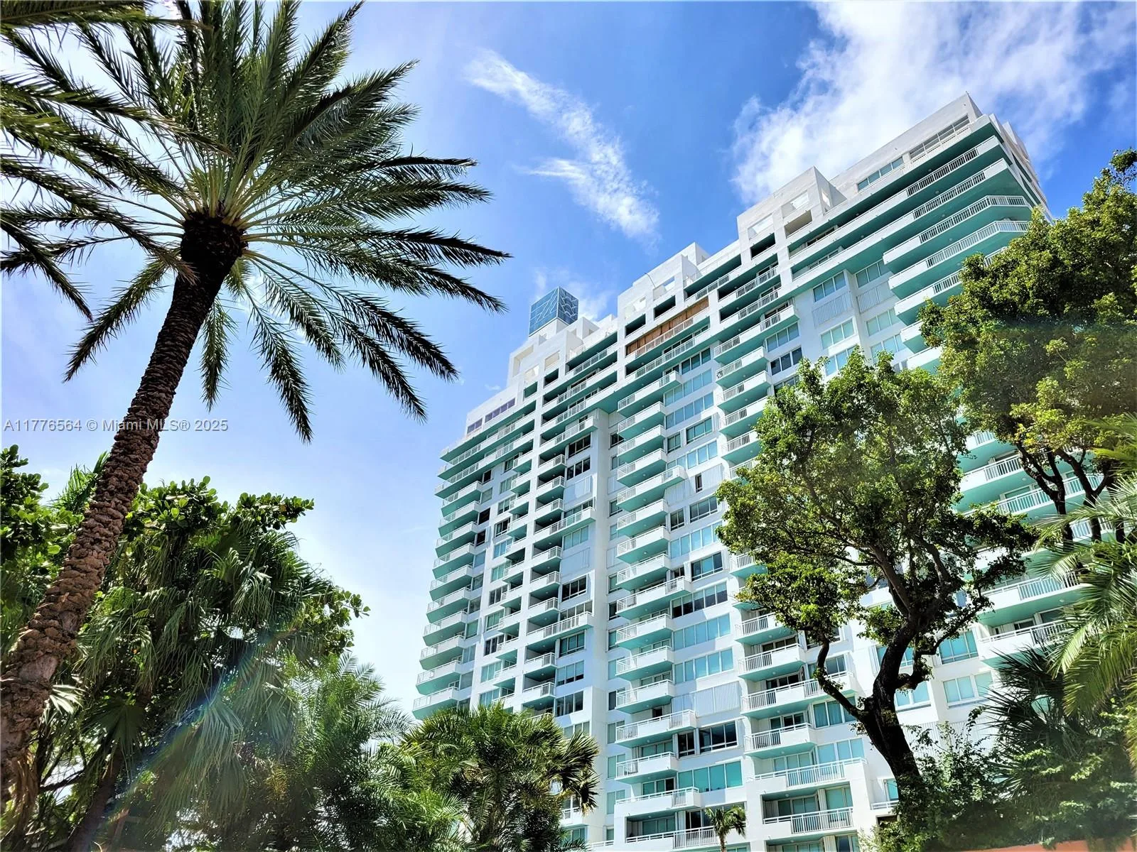 400 S Pointe Dr # 702, Miami Beach, FL 33139