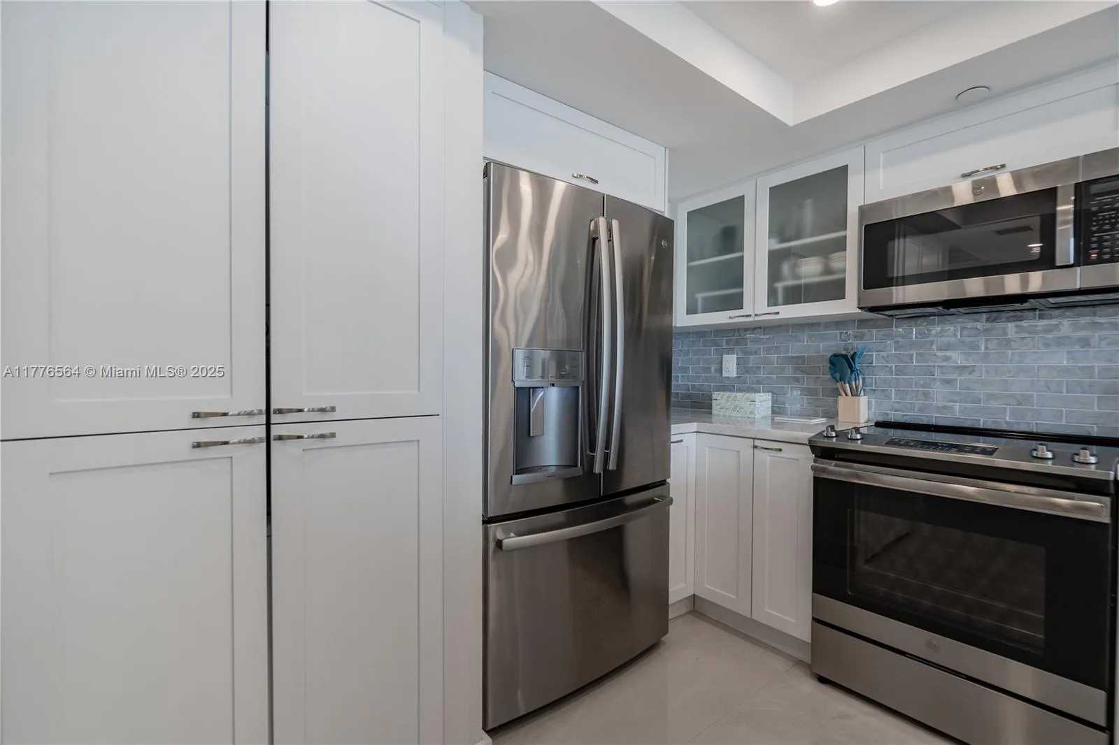400 S Pointe Dr # 702, Miami Beach, FL 33139 photo 7