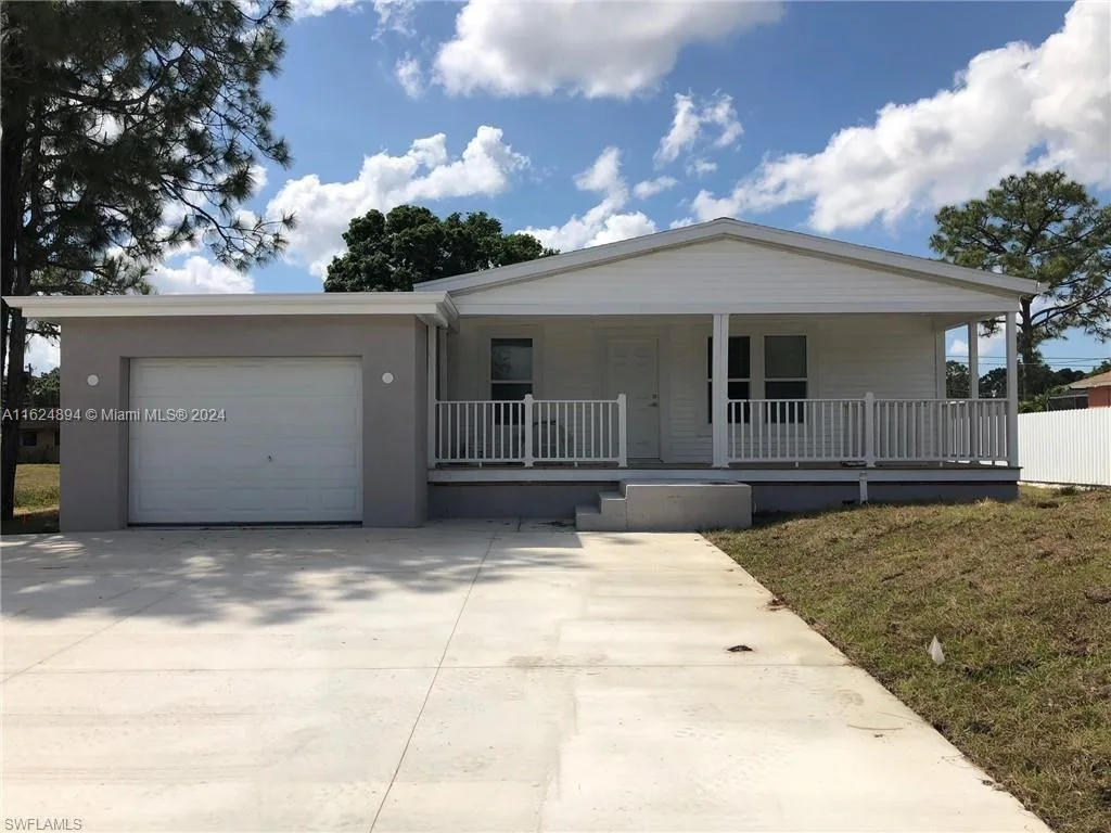 3913 LEE BLVD, Lehigh Acres, FL 33971