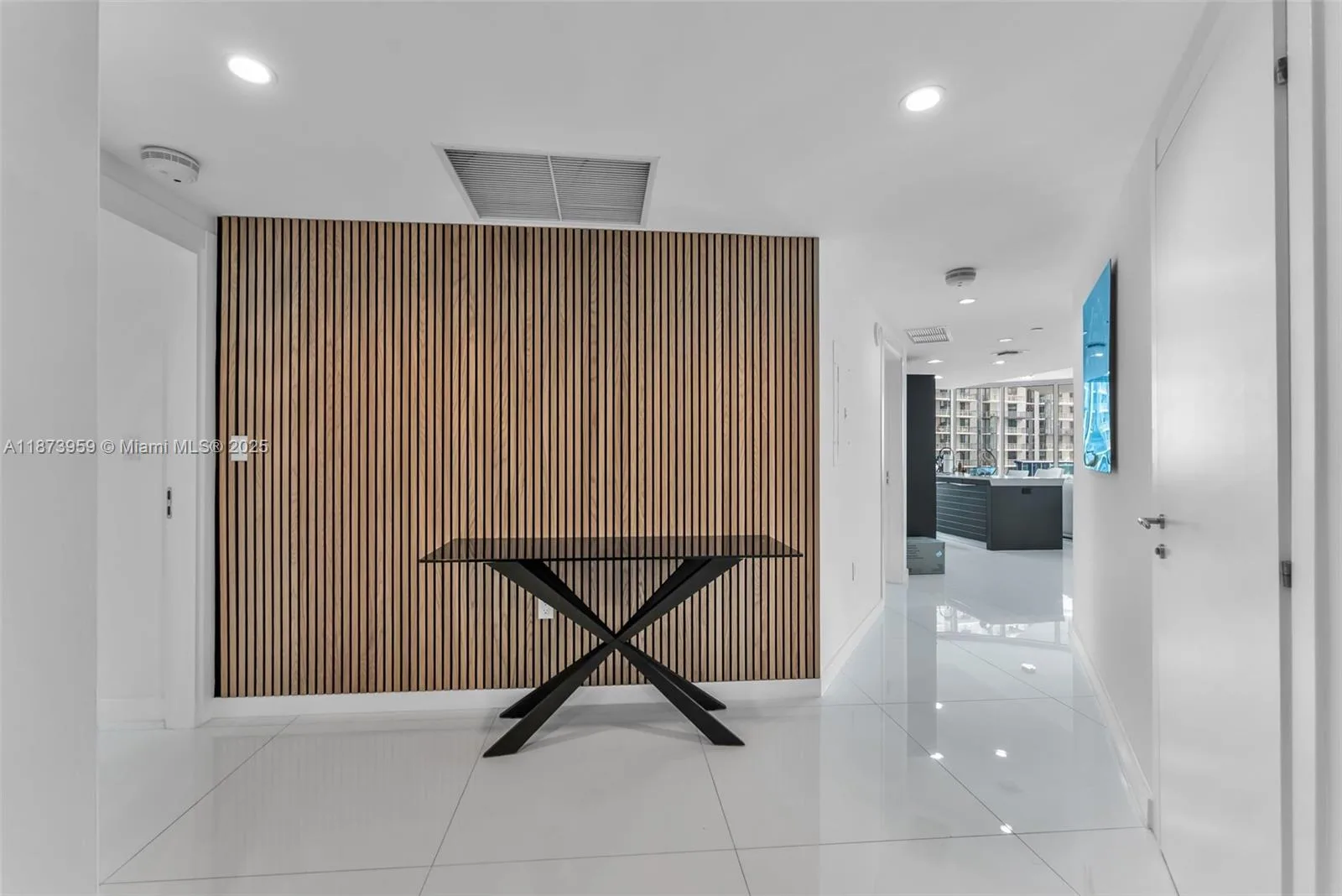 200 Biscayne Boulevard Way # 3601, Miami, FL 33131 photo 2
