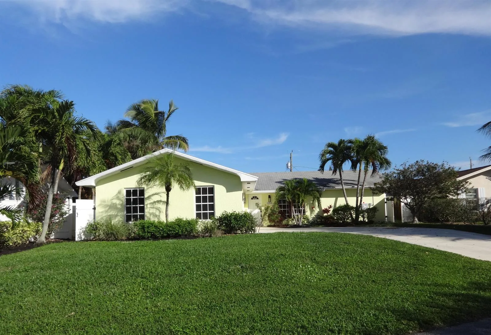 13868 COCOANUT Avenue, Juno Beach, FL 33408