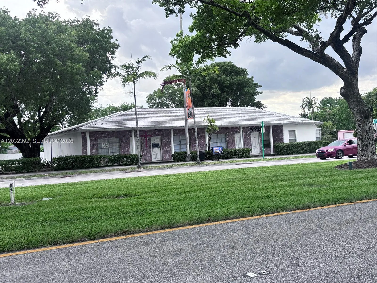17280 NE 19th Ave, North Miami Beach, FL 33162
