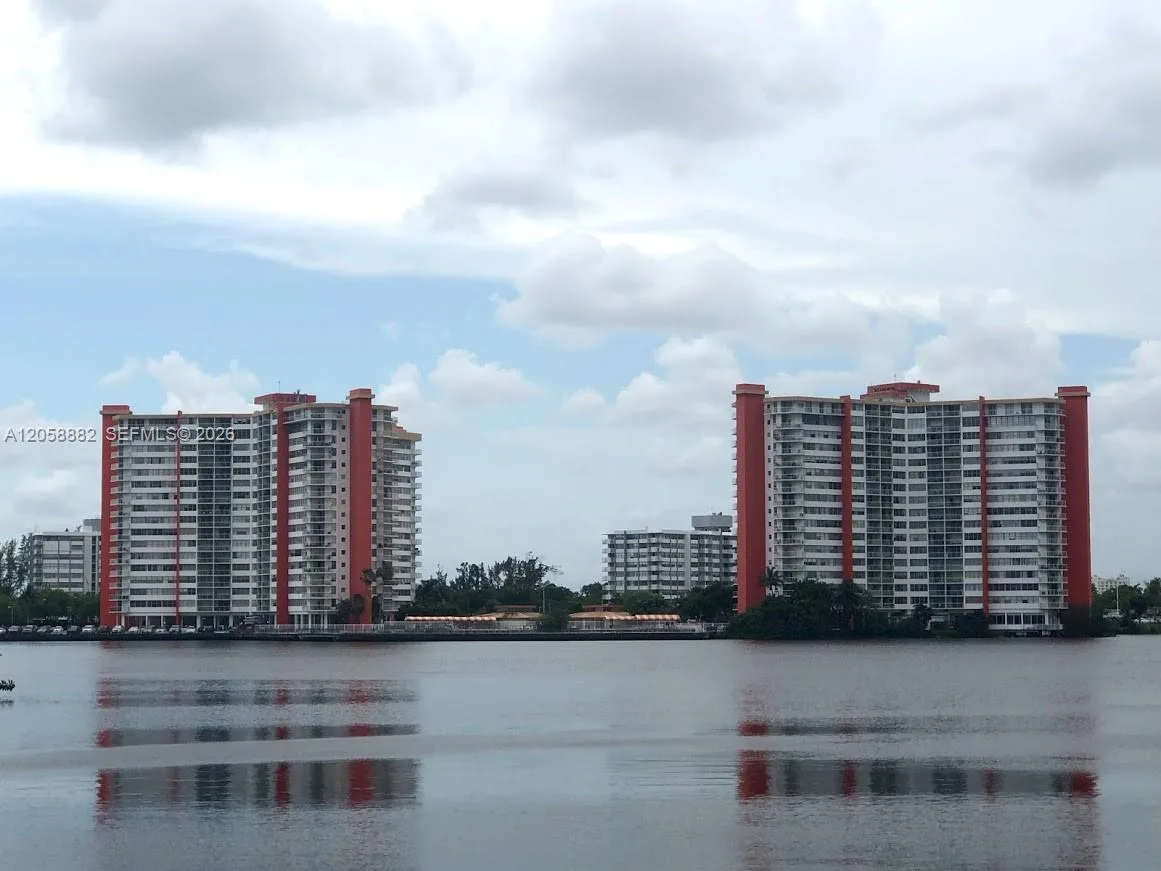 1301 NE Miami Gardens Dr # 1611W, Miami, FL 33179 photo 12