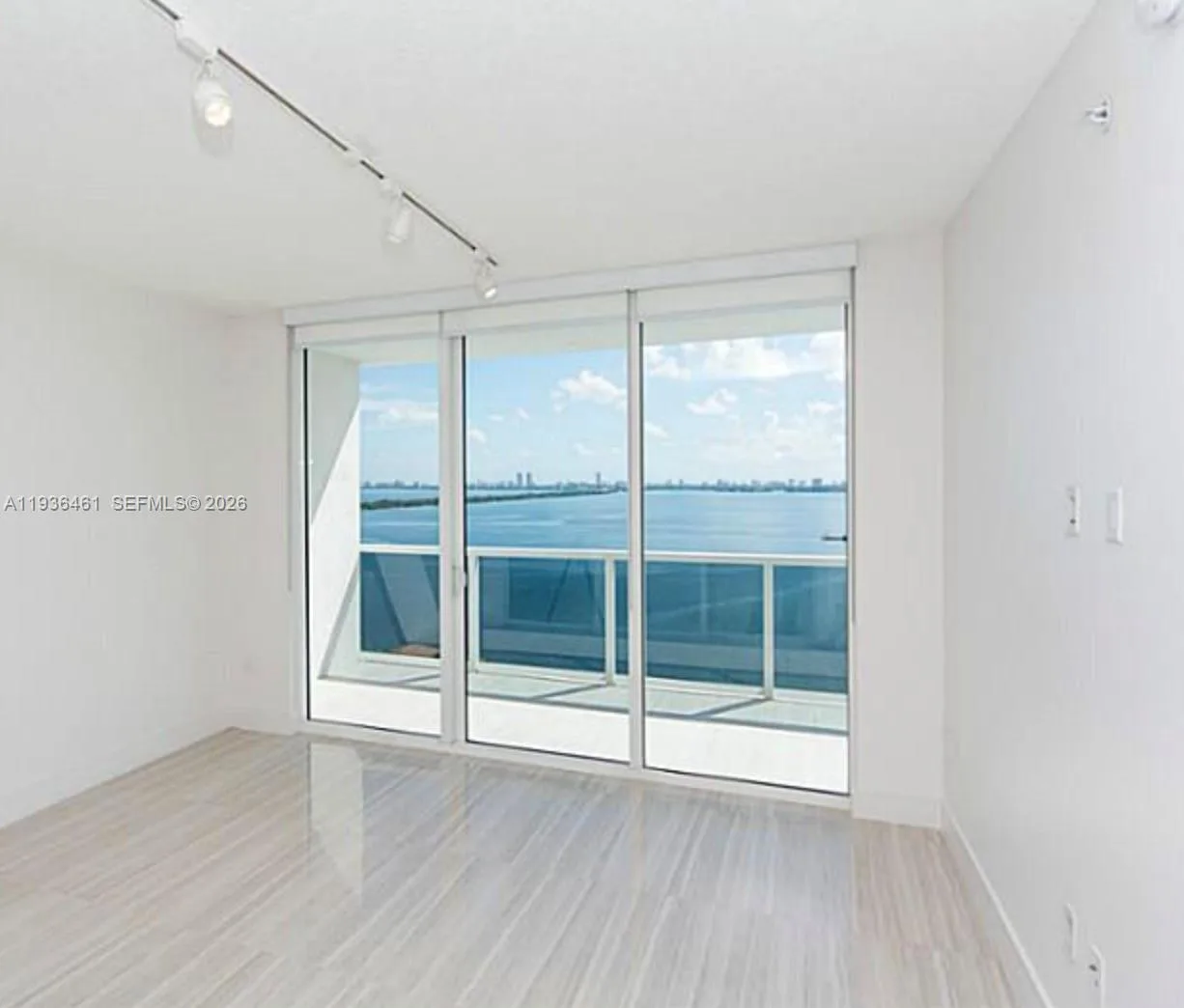 600 NE 27th St # 2004, Miami, FL 33137 photo 2