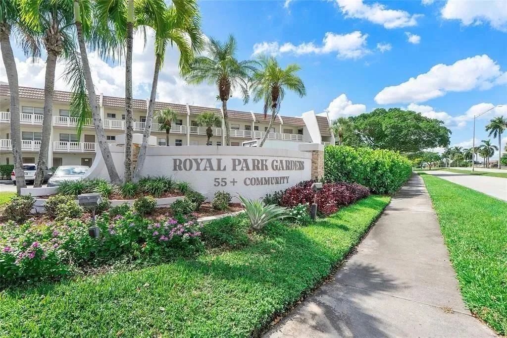 6700 ROYAL PALM Boulevard # 203D, Margate, FL 33063