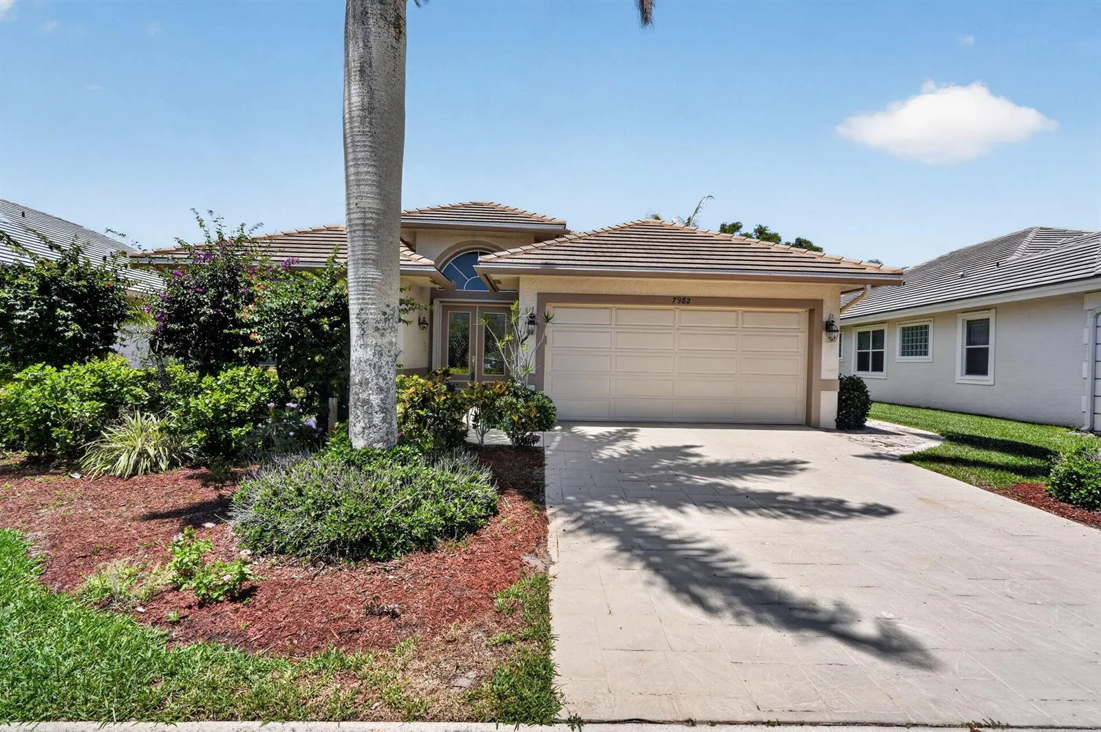 7982 SE Hempstead Circle, Hobe Sound, FL 33455