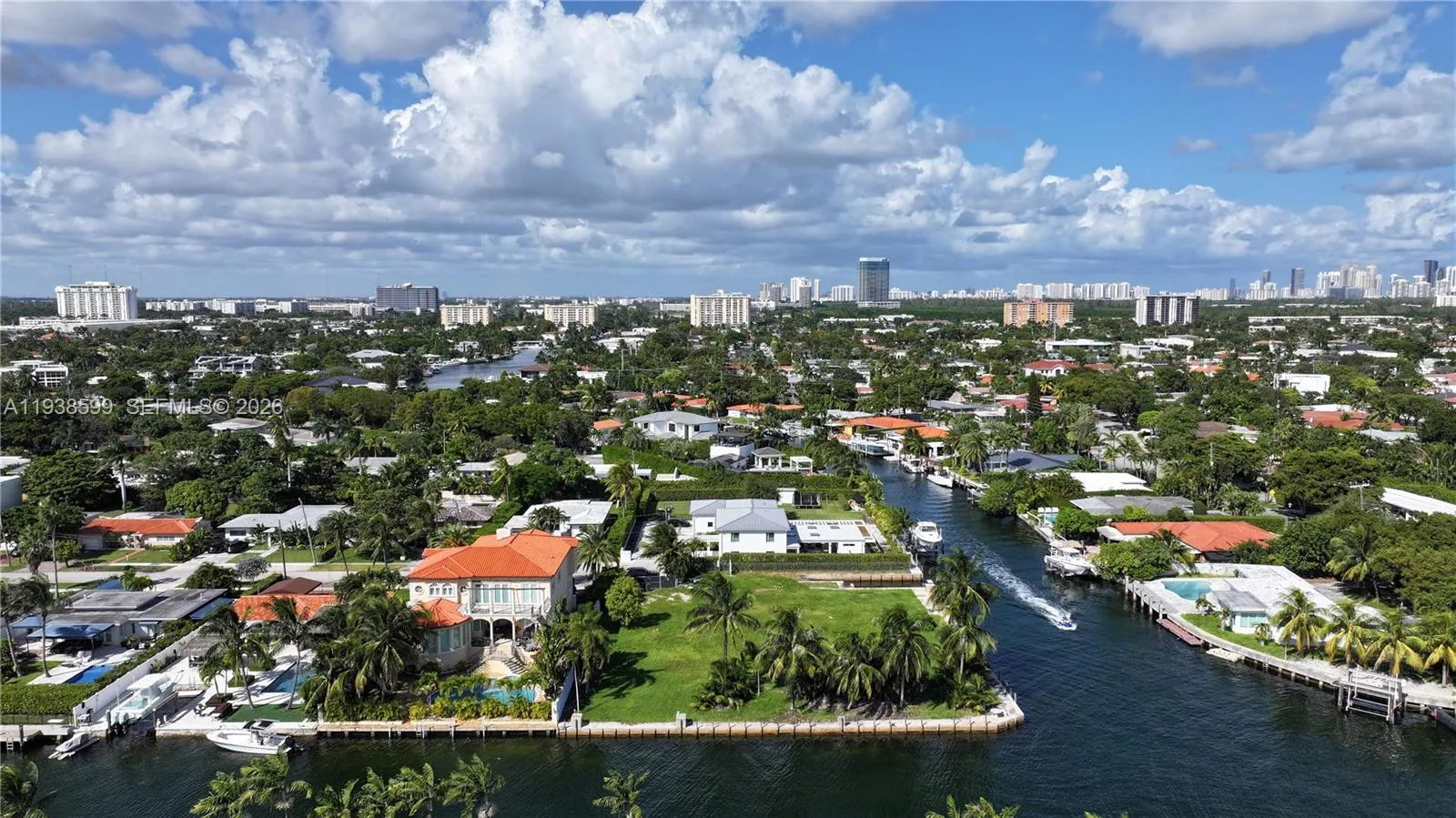 2210 NE 124th St, North Miami, FL 33181 photo 4