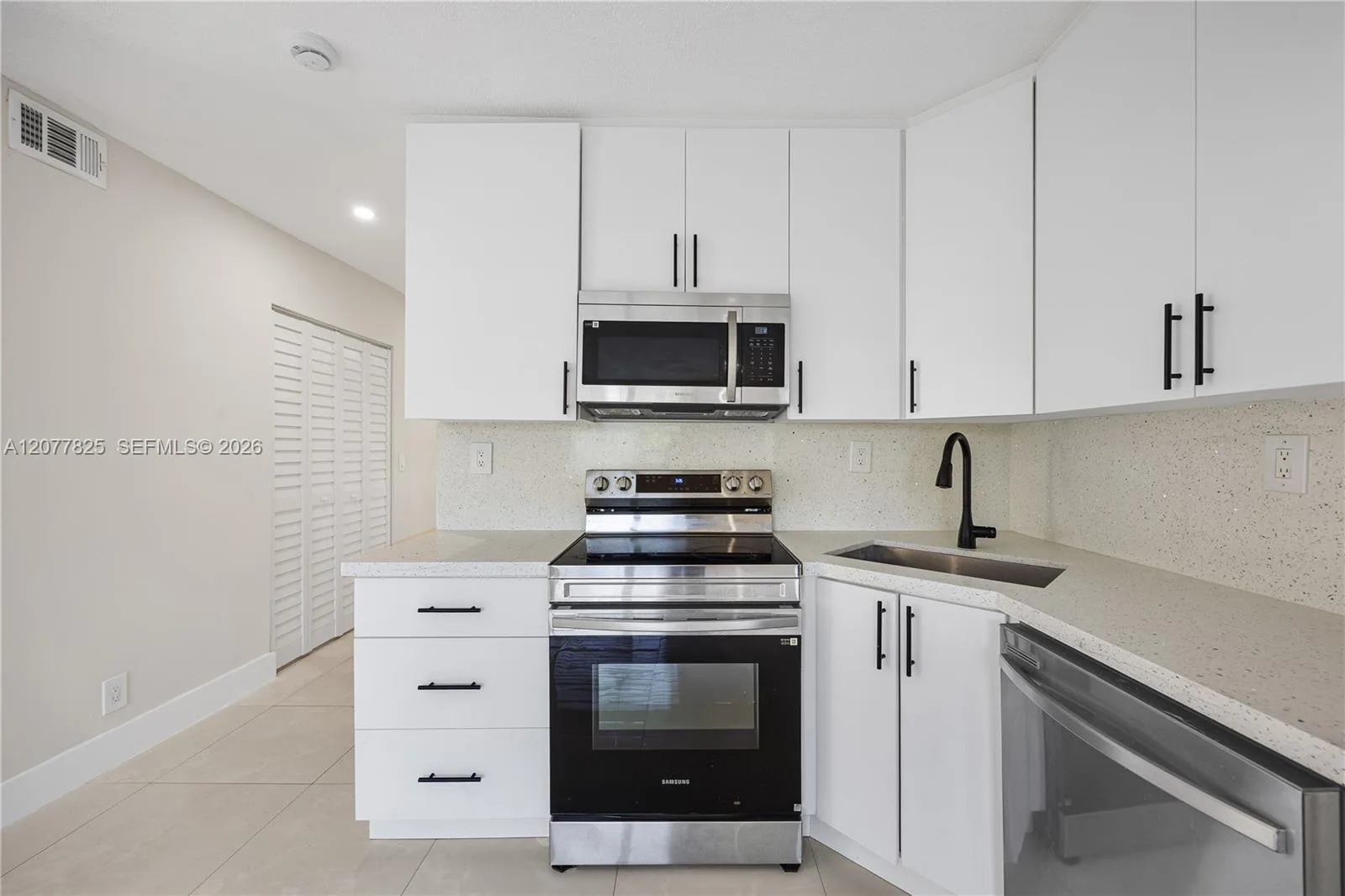 5420 Hollywood Blvd # 209, Hollywood, FL 33021 photo 2