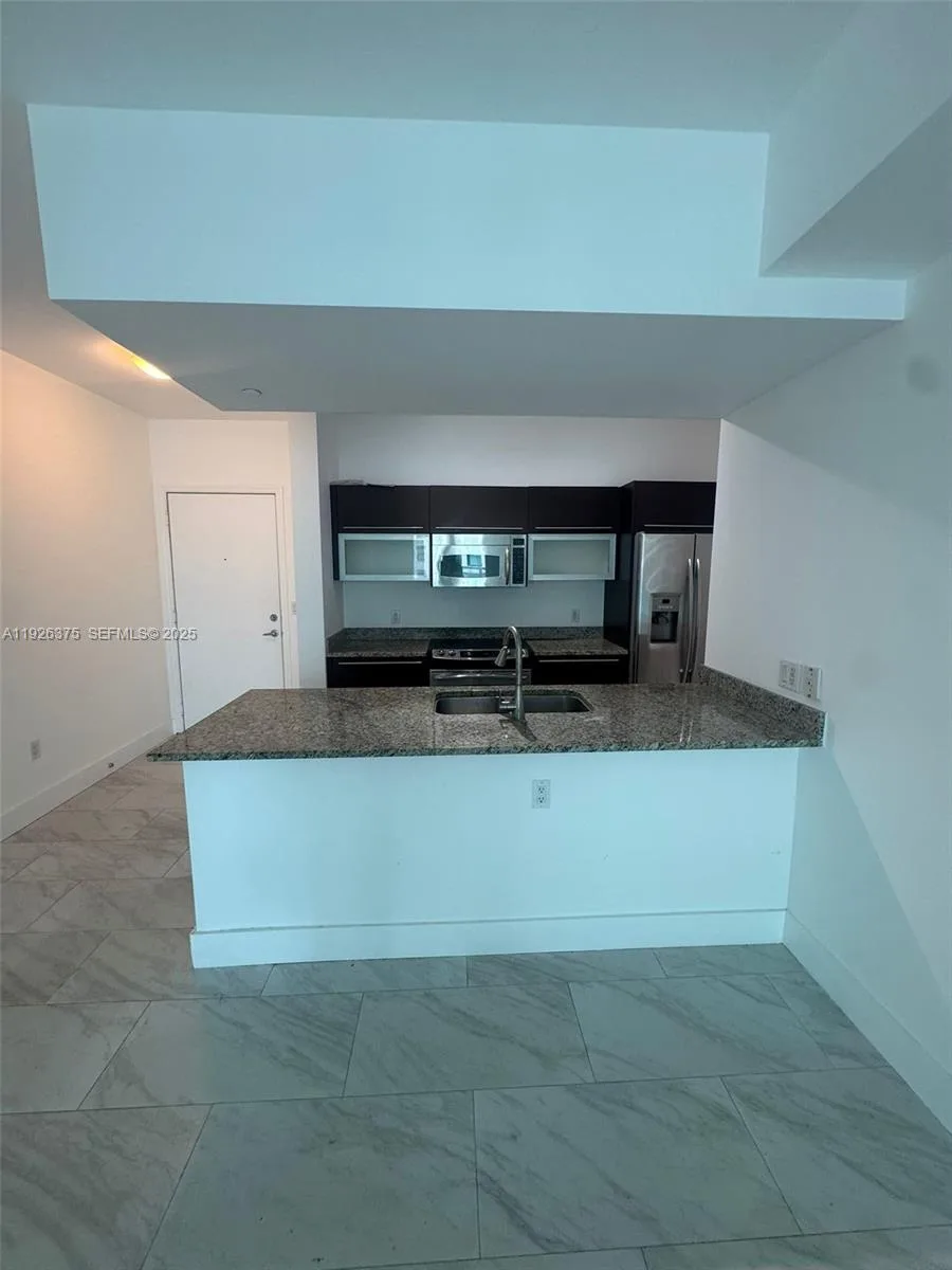 951 Brickell Ave # 2301, Miami, FL 33131 photo 3