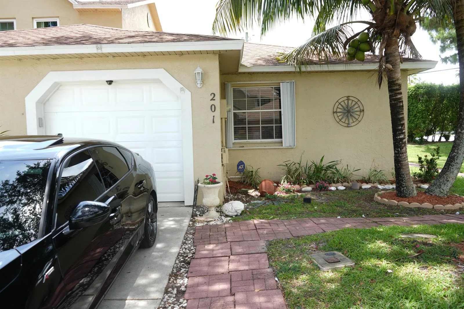 201 Maplewood Drive # 201, FL 33415