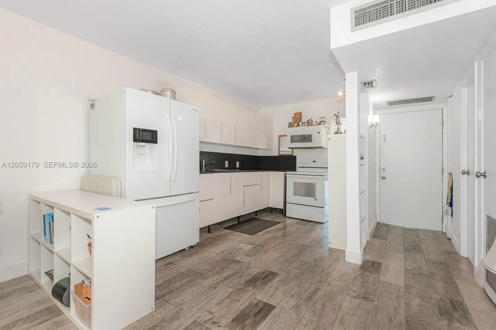 3401 N Country Club Dr # 117, Aventura, FL 33180 photo 2