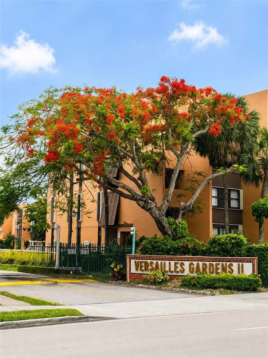 9440 W Flagler St # 205, Miami, FL 33174