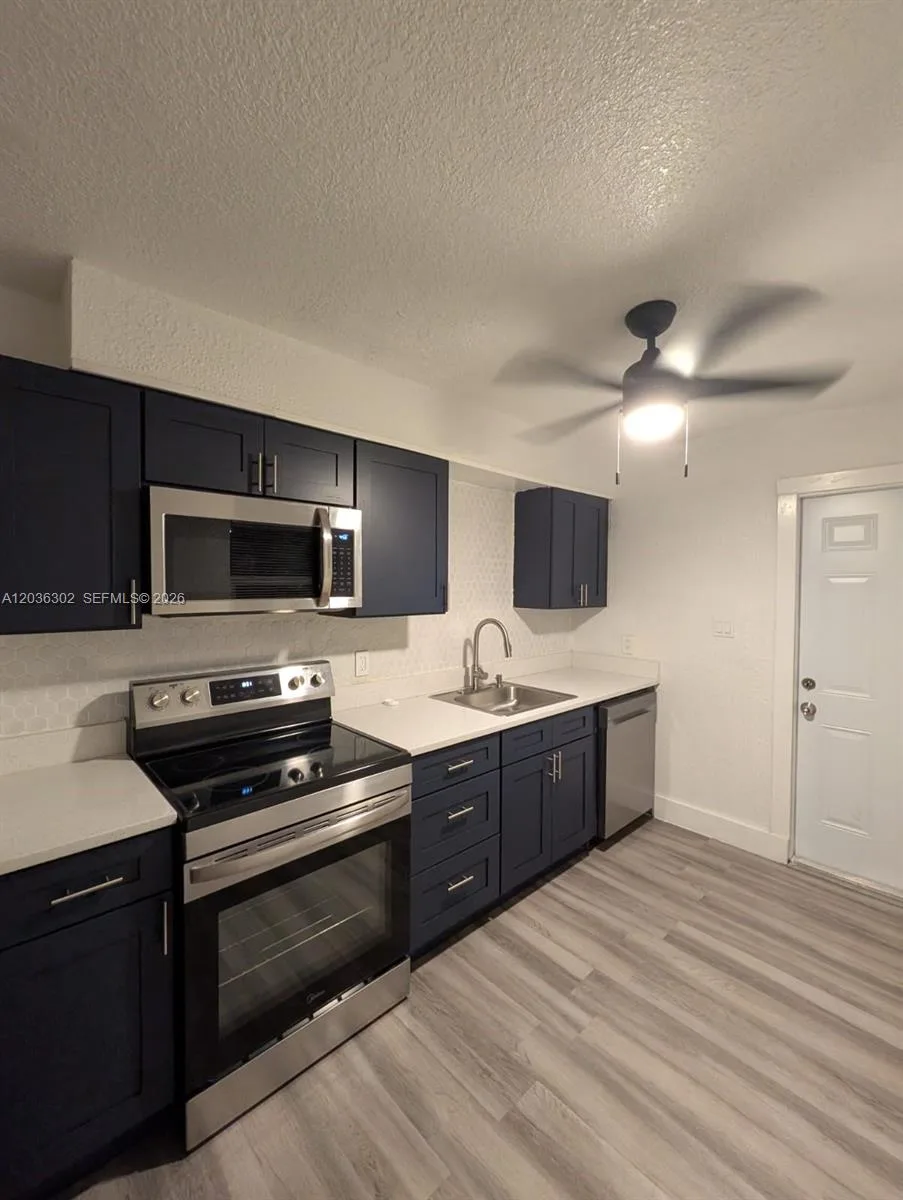 614 Pear St, Lakeland, FL 33815
