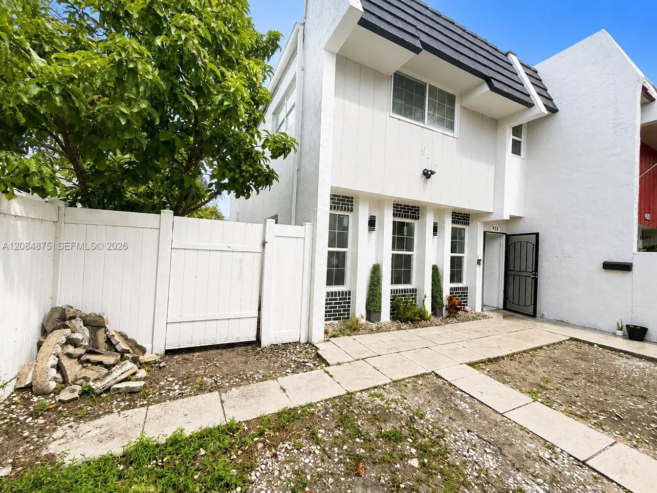 970 Sw 80 Ave # 1, North Lauderdale, FL 33068