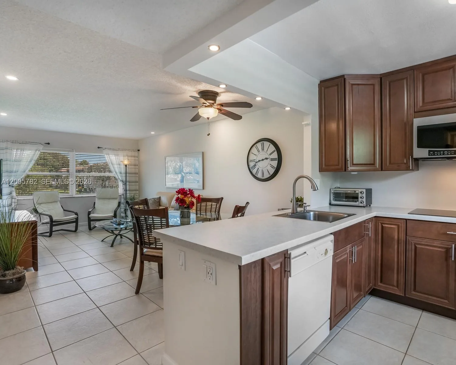 3506 NW 49th Ave # 511, Lauderdale Lakes, FL 33319