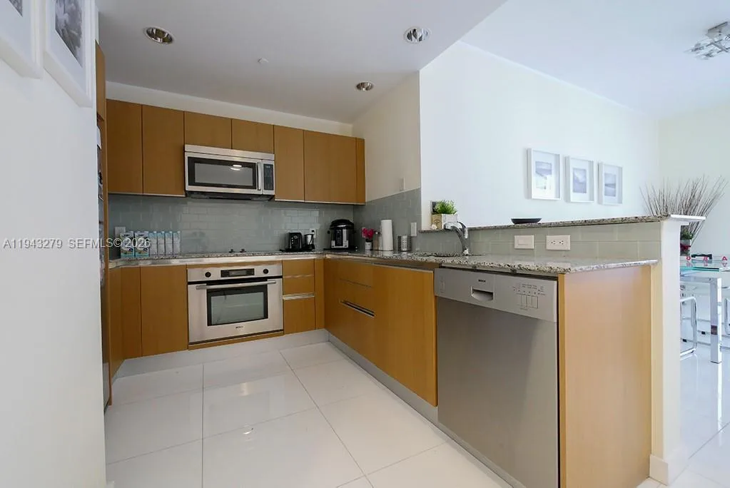 1050 Brickell Ave # 3206, Miami, FL 33131 photo 5