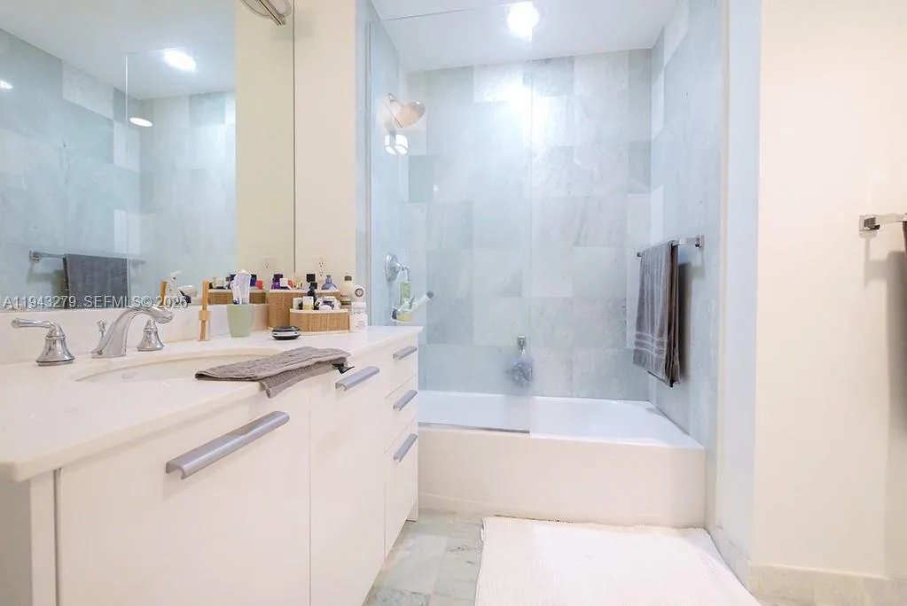 1050 Brickell Ave # 3206, Miami, FL 33131 photo 9