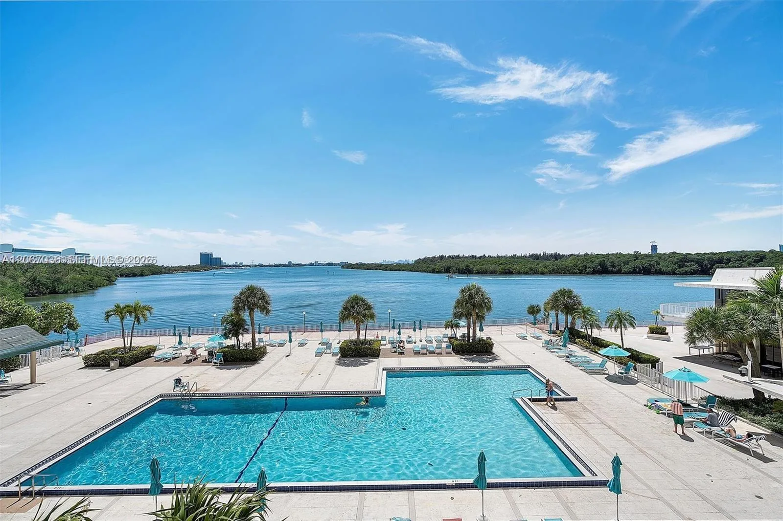 300 Bayview Dr # 508, Sunny Isles Beach, FL 33160