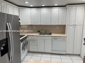 300 Bayview Dr # 508, Sunny Isles Beach, FL 33160 photo 5