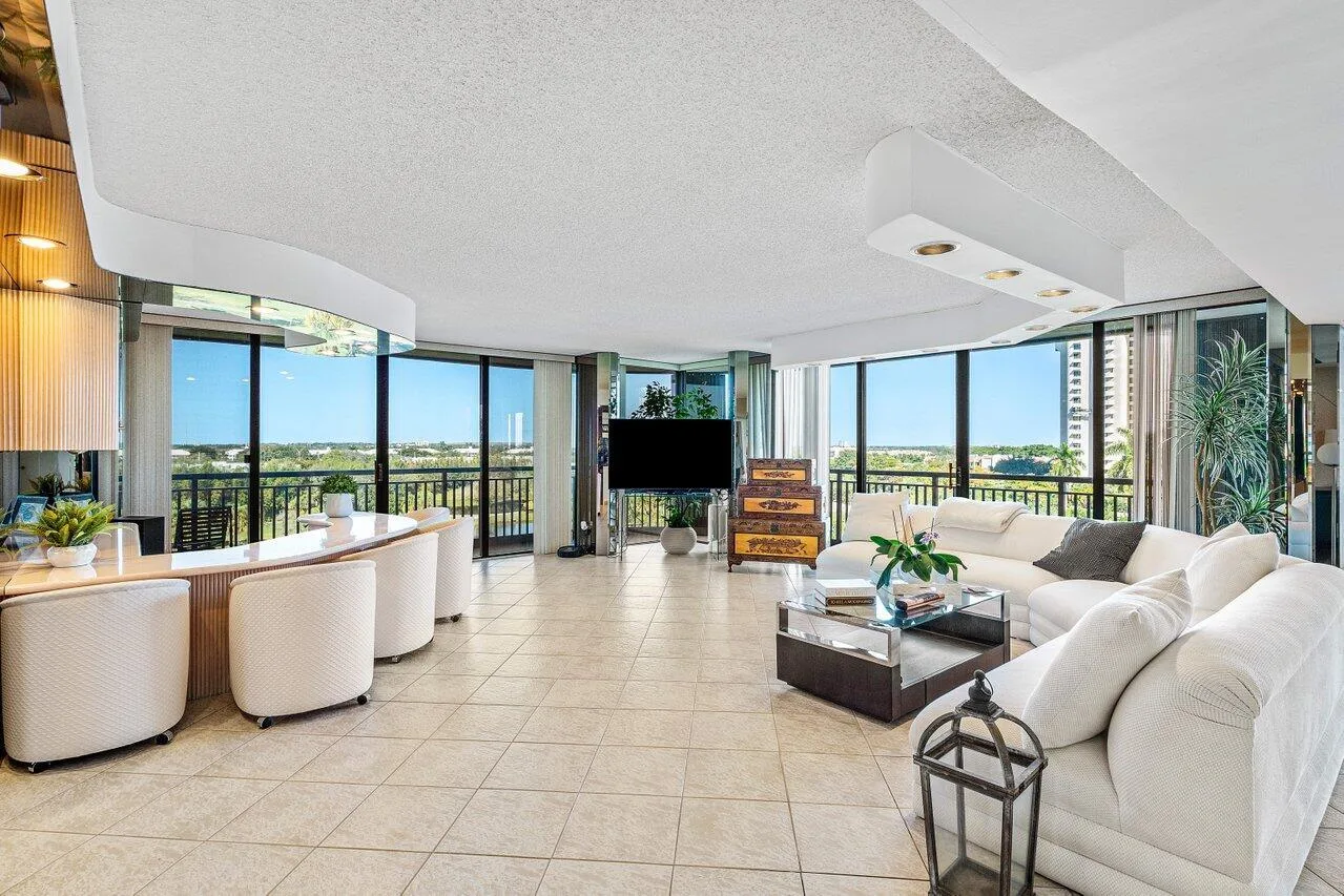 2427 Presidential Way # 701, West Palm Beach, FL 33401