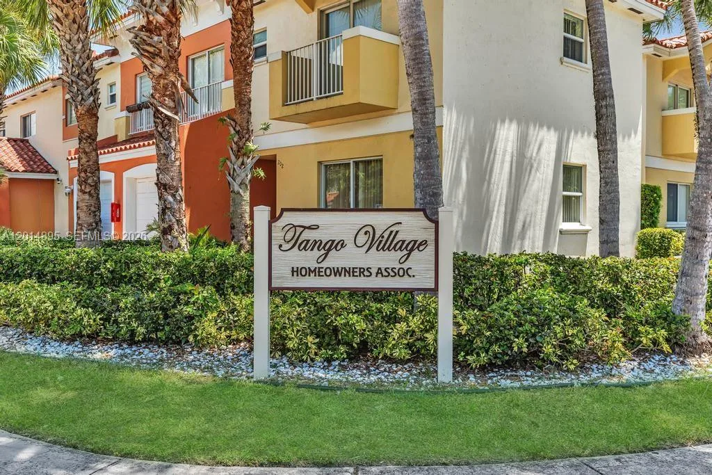 225 NW 14th Ave, Fort Lauderdale, FL 33311