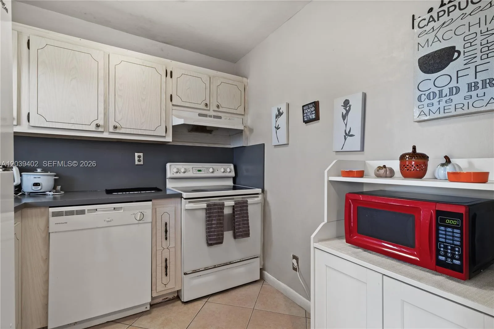 9281 Sunrise Lakes Blvd # 308, Sunrise, FL 33322 photo 7