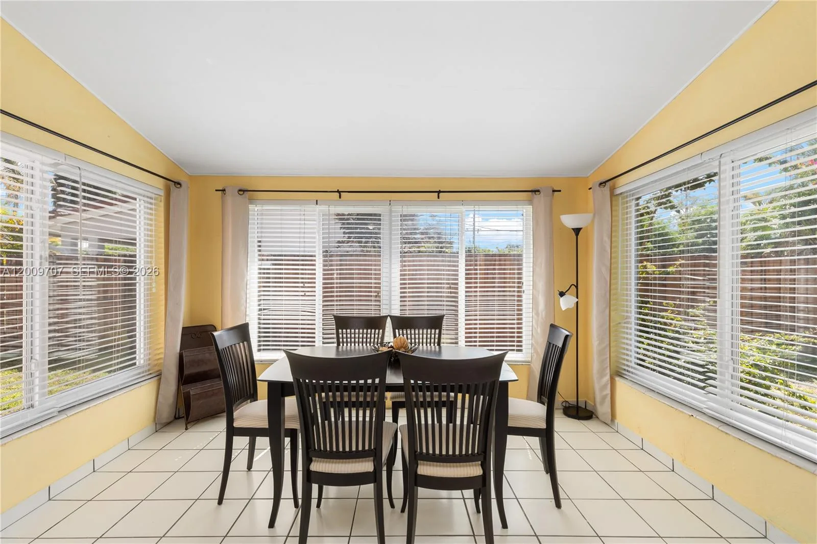 906 NE 5th St, Hallandale Beach, FL 33009 photo 8