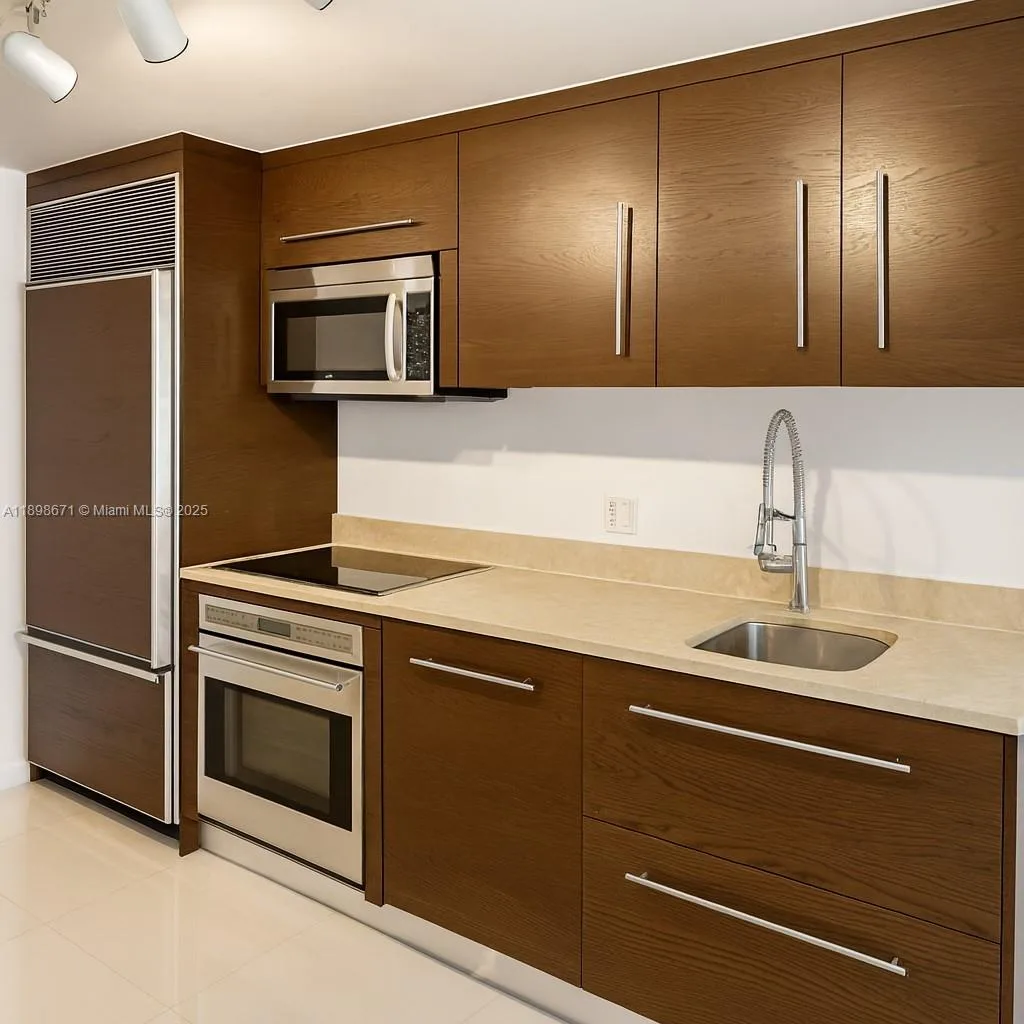 475 Brickell Ave # 408, Miami, FL 33131