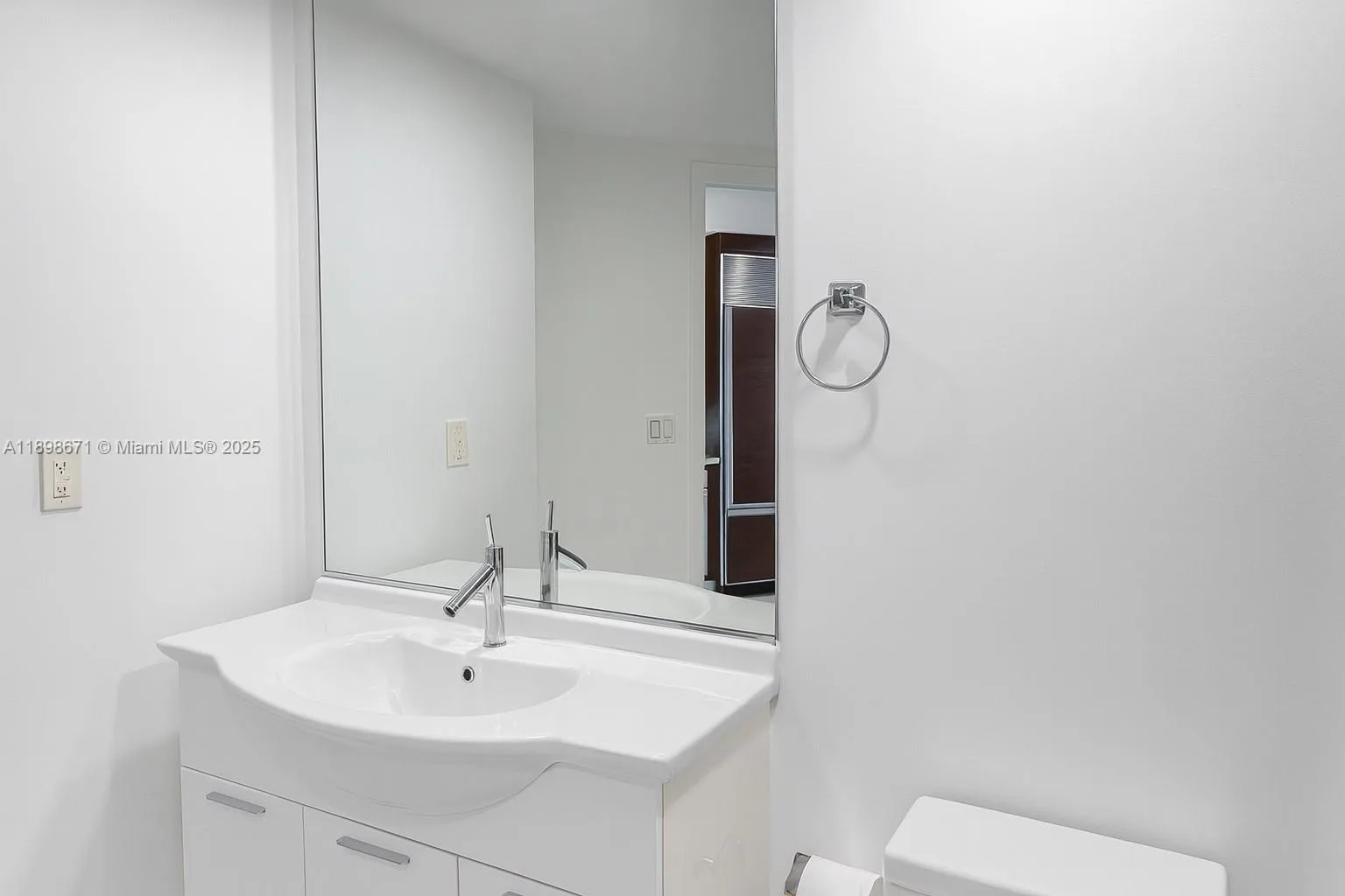 475 Brickell Ave # 408, Miami, FL 33131 photo 5