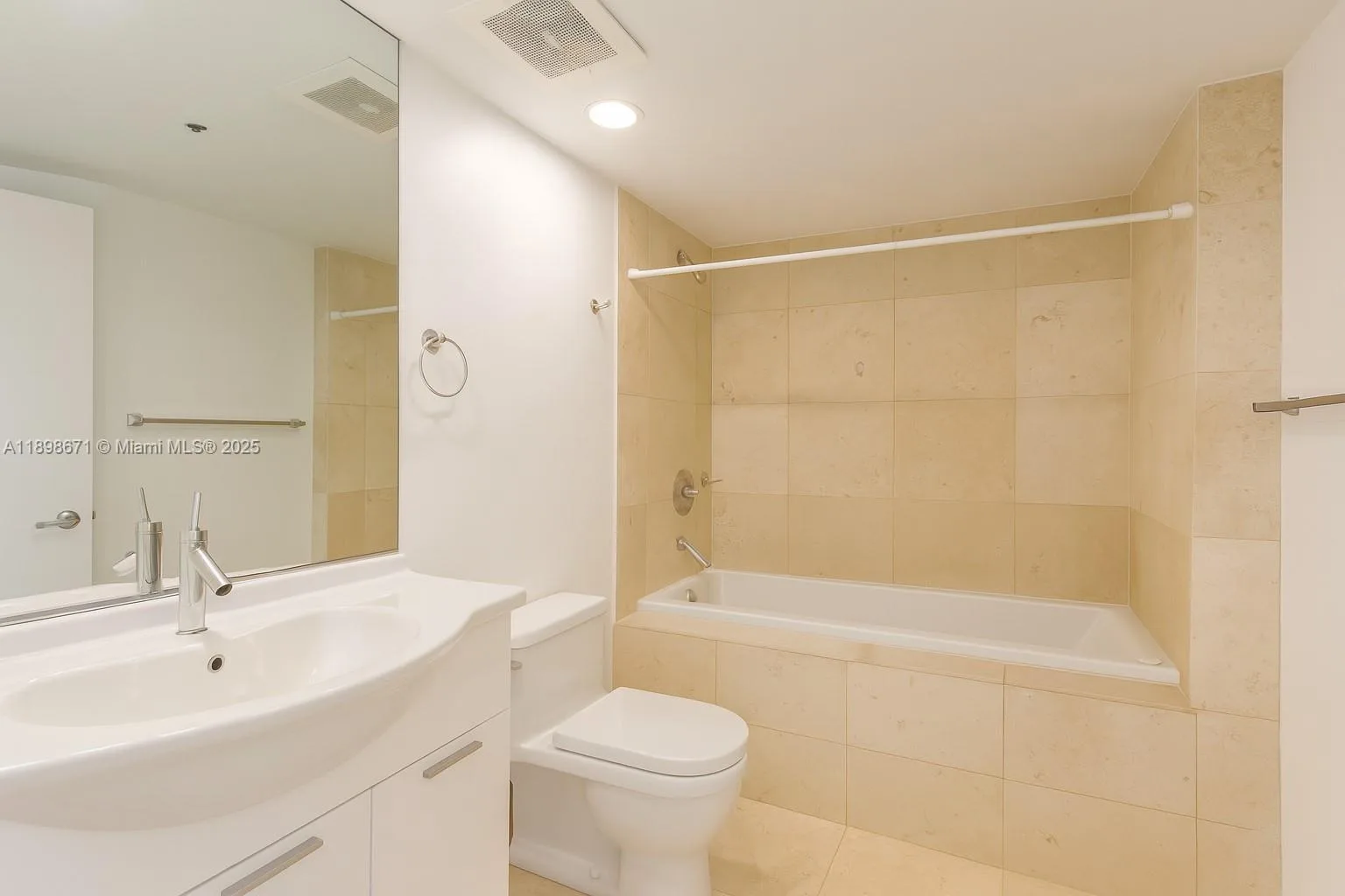 475 Brickell Ave # 408, Miami, FL 33131 photo 6
