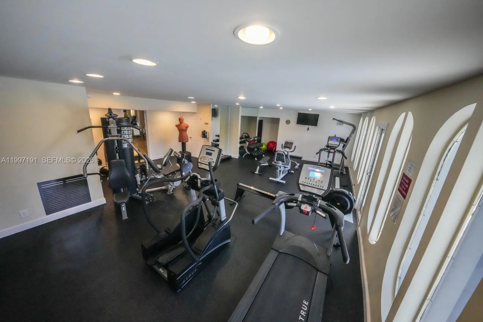 200 Diplomat Pkwy # 827, Hallandale Beach, FL 33009 photo 13