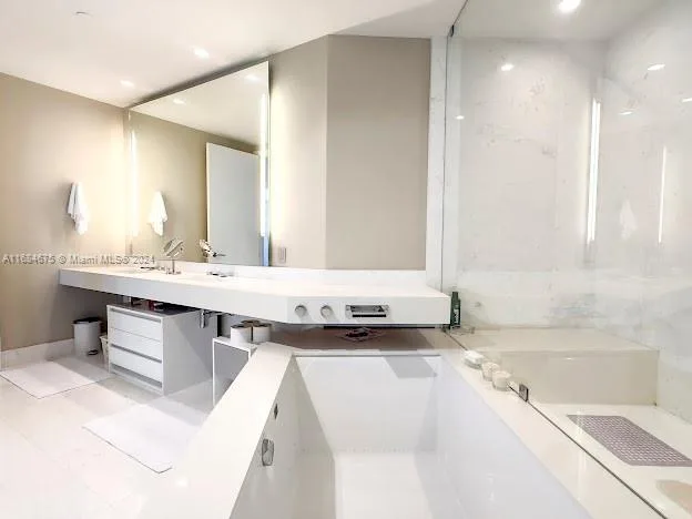 18555 Collins Ave # 5203, Sunny Isles Beach, FL 33160 photo 13
