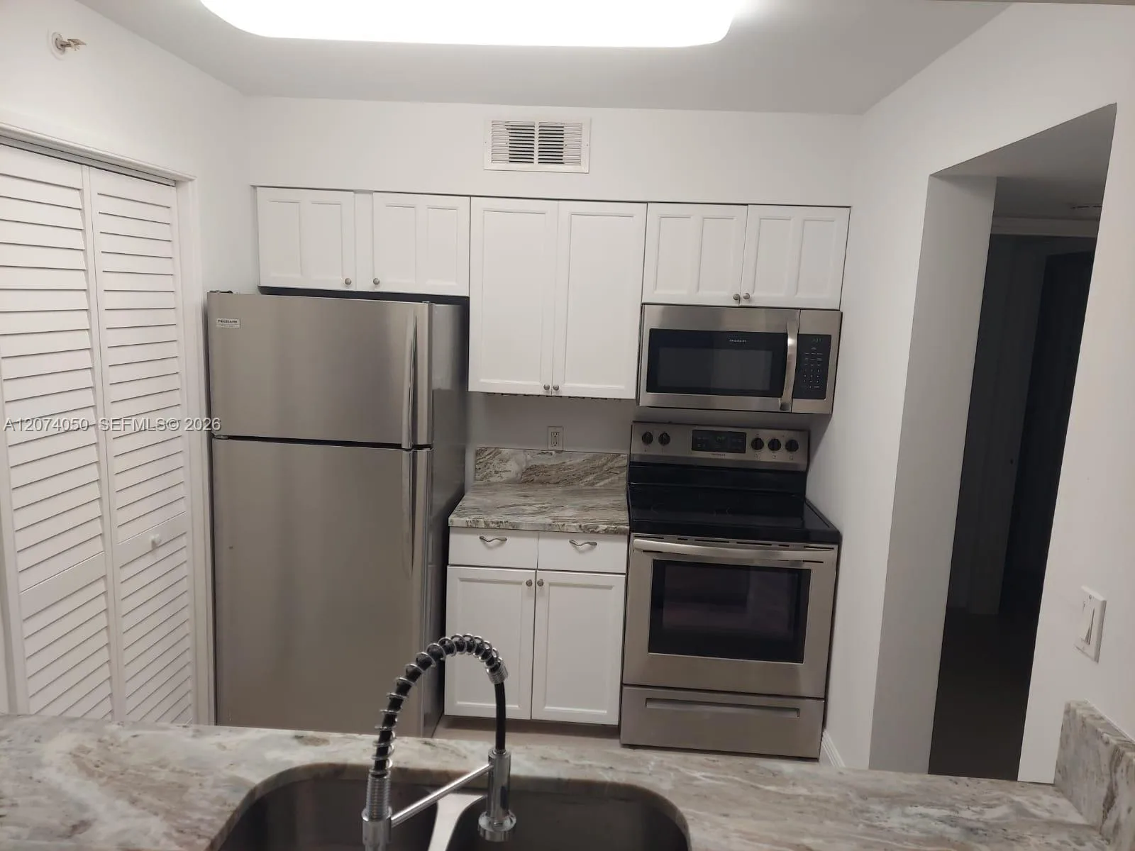 800 Scotia Dr # 103, Hypoluxo, FL 33462 photo 2