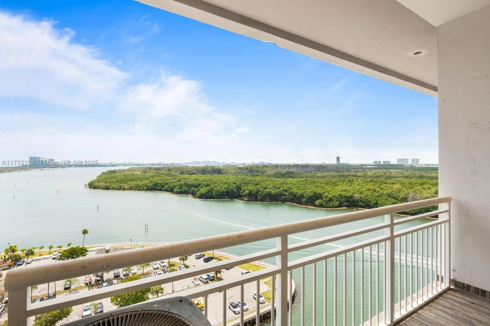 400 Kings Point Dr # 1607, Sunny Isles Beach, FL 33160 photo 3
