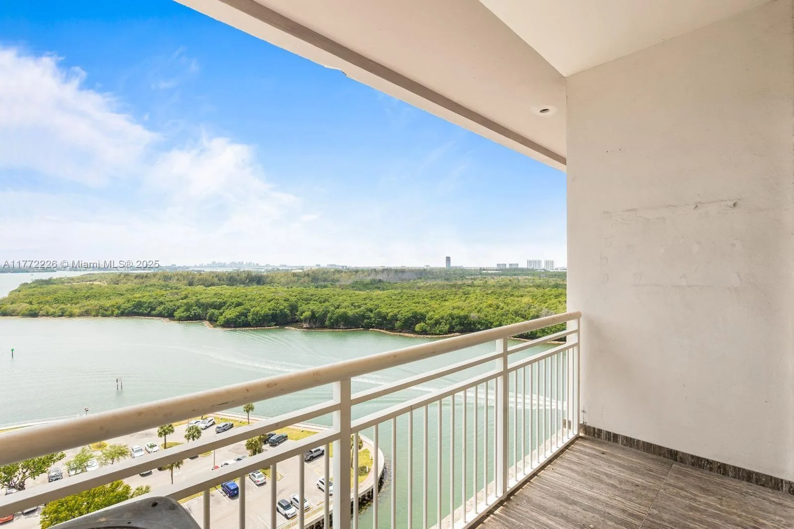 400 Kings Point Dr # 1607, Sunny Isles Beach, FL 33160 photo 4