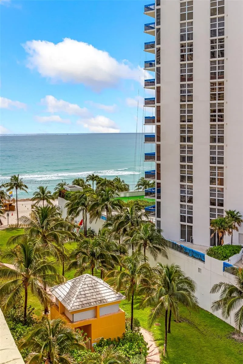 19201 Collins Ave # 641, Sunny Isles Beach, FL 33160 photo 2