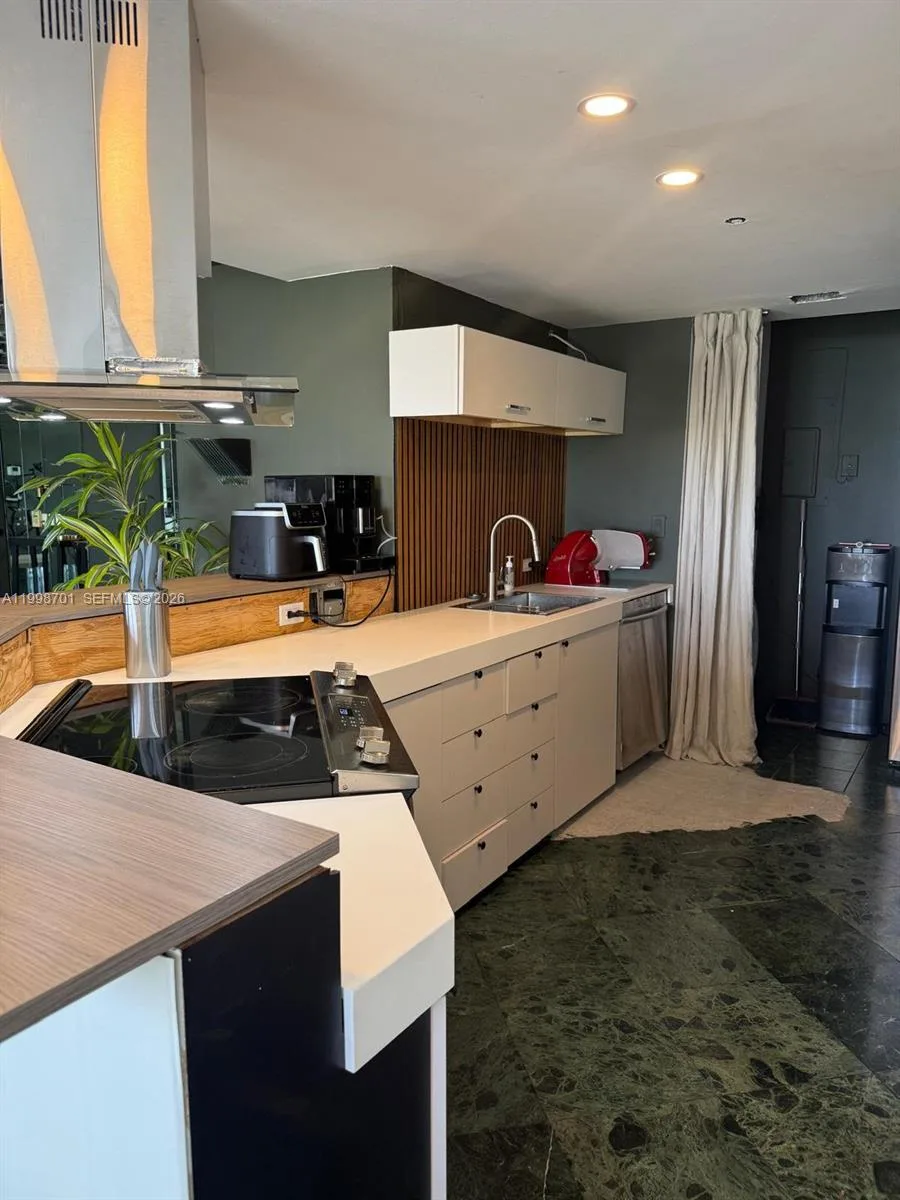 19707 Turnberry Way # 28C, Aventura, FL 33180 photo 10