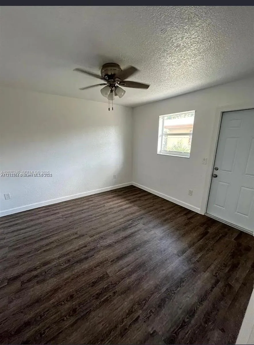 2500 Franklin Dr, Fort Lauderdale, FL 33311 photo 5