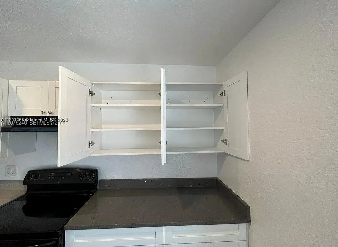 2500 Franklin Dr, Fort Lauderdale, FL 33311 photo 7