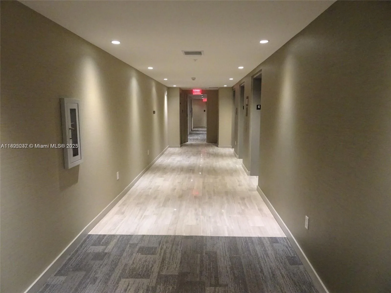 1010 SW 2nd Ave # 1507, Miami, FL 33130 photo 4