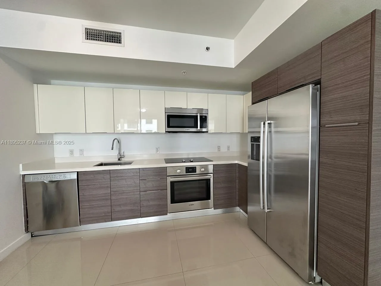 1010 SW 2nd Ave # 1507, Miami, FL 33130 photo 6