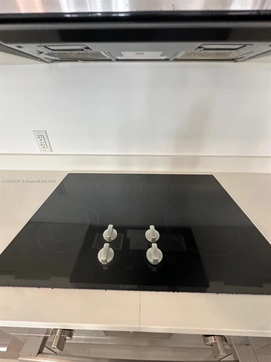 1010 SW 2nd Ave # 1507, Miami, FL 33130 photo 8