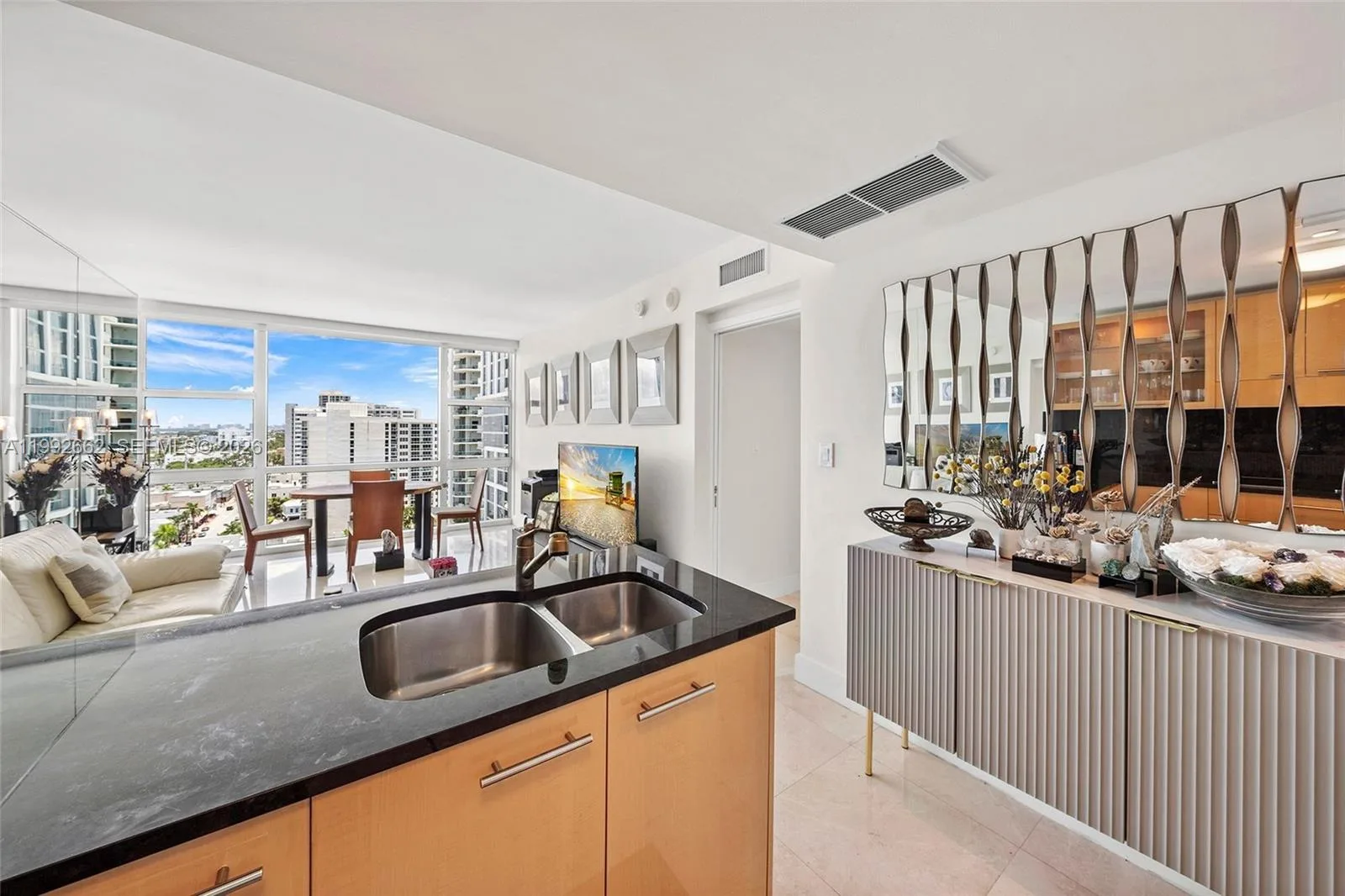 6801 Collins Ave # 1414, Miami Beach, FL 33141 photo 13