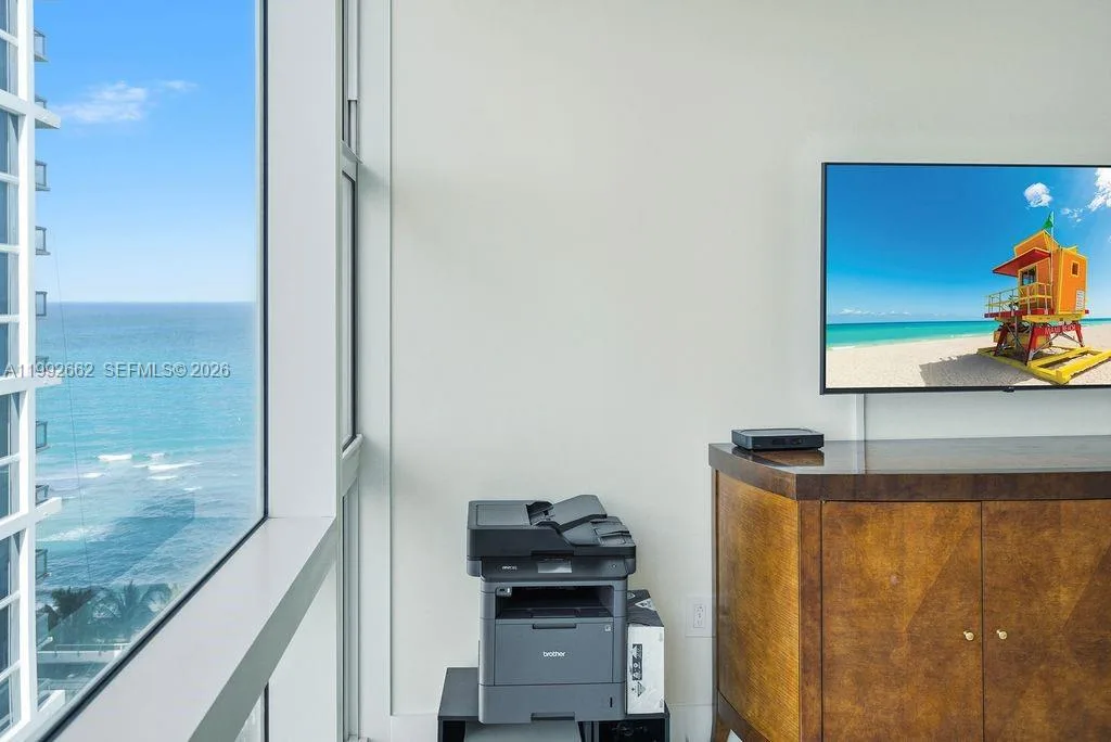 6801 Collins Ave # 1414, Miami Beach, FL 33141 photo 2